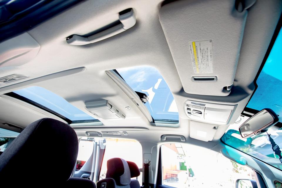 Yoyota Vellfire 2.4ZG ปี14 18