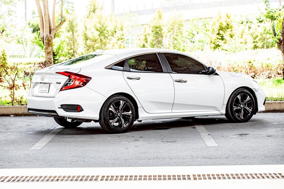 Honda Civic FC 1.8EL ปี2020 สีขาว มือเดียว แต่ง RS