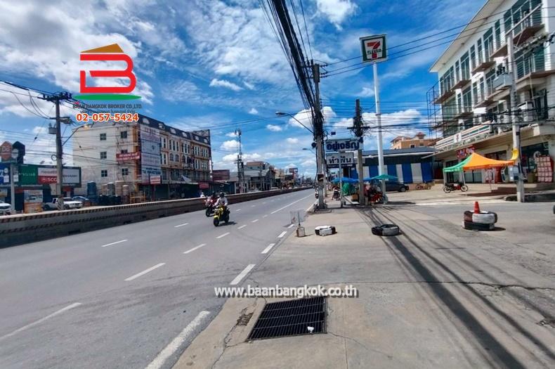 ทาวน์เฮาส์ หมู่บ้าน อยู่เจริญ 4 เนื้อที่ 23.2 ตรว. ถนนลำลูกกา ต.ลาดสวาย อ.ลำลูกกา จ.ปทุมธานี 12