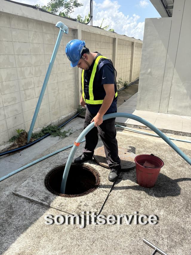 บริการรถดูดส้วม0814568151 นนทบุรี ปทุมธานี ไทรน้อย บางบัวทอง รังสิต ลาดหลุมแก้ว และพื้นที่ใกล้เคียง สมจิตร์บริการ