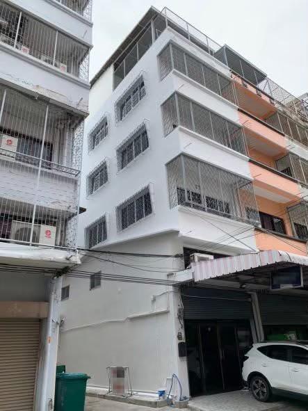 ให้เช่าอาคารพาณิชย์ 5.5 ชั้น 252 ตร.ม. หมู่บ้านเซ็นต์หลุยส์ เซ็นเตอร์ ปรับปรุงใหม่ ใกล้รถไฟฟ้า 1