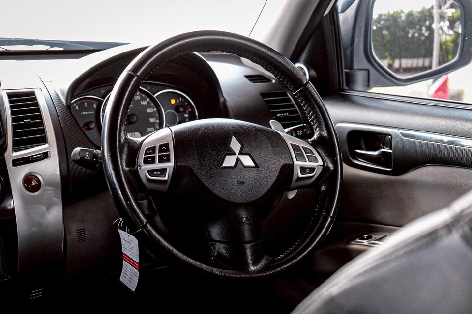 MITSUBISHI PAJERO เครื่องยนต์ 2.5 GT VG ปี 2013 10