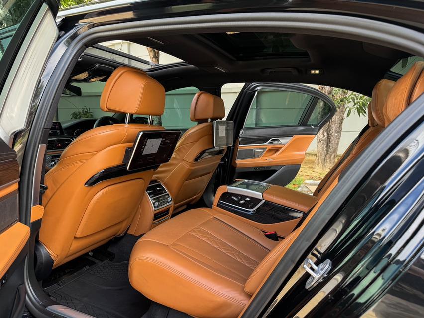 รหัสรถ AVA3003 BMW 730Ld sDrive M Sport LCI ปี 2021 G12 ดีเซลล้วน  13