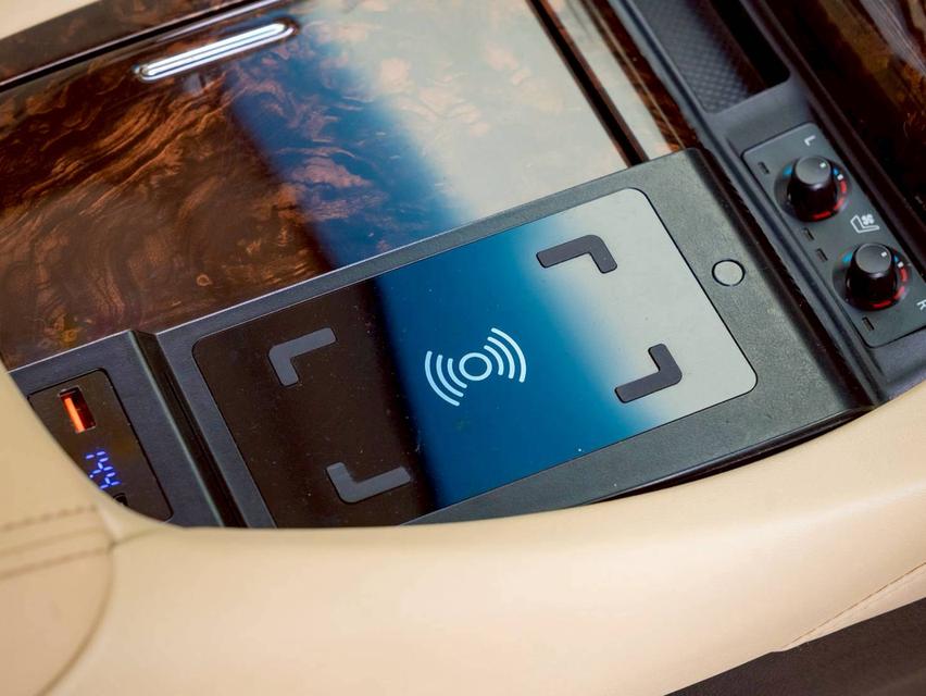 Toyota Alphard Hybrid GF 2.5L  ปี 2022 18