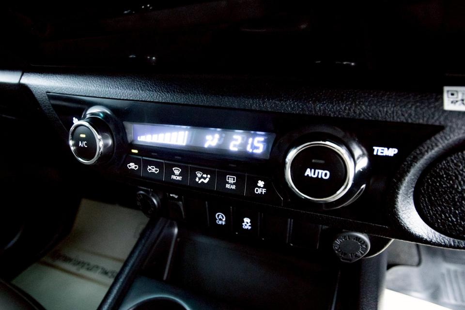 TOYOTA REVO 2.8 G NAVI PRERUNNER DOUBLECAB  2015  7