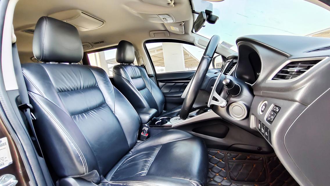 MITSUBISHI PAJERO SPORT 2.4GT 2WD A/T ปี 2015 จด 2016 13