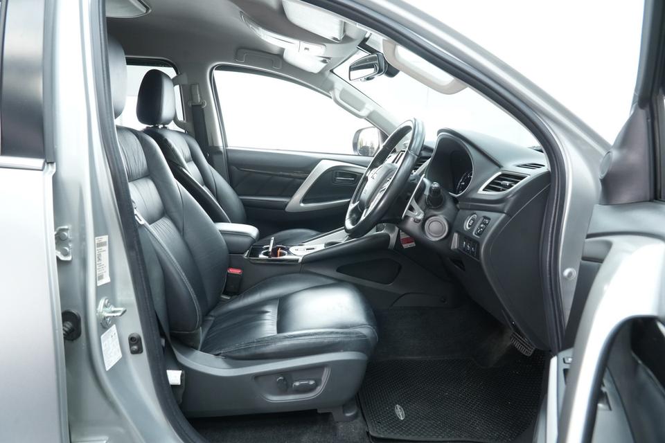 ปี 2018  MITSUBISHI PAJERO SPORT 2.4 GT 2WD A/T สี เทา รูปที่ 7