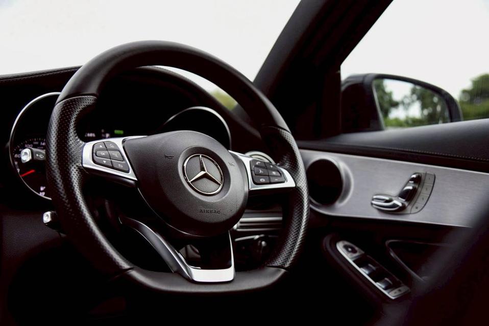 Mercedes Benz C300 AMG BlueTec Hybrid