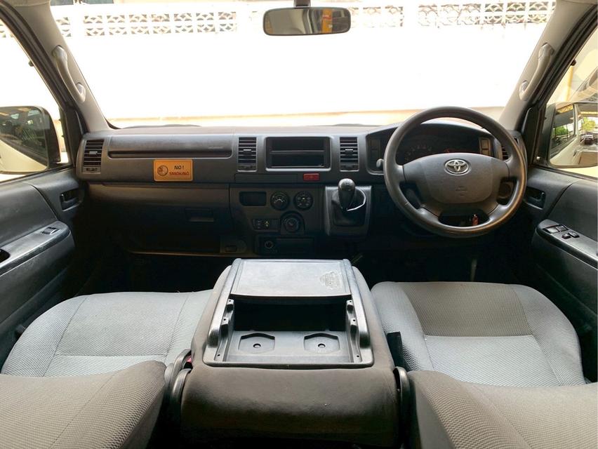 รหัสรถ PJP5948 2014 TOYOTA HIACE 3.0 GL M/T 4