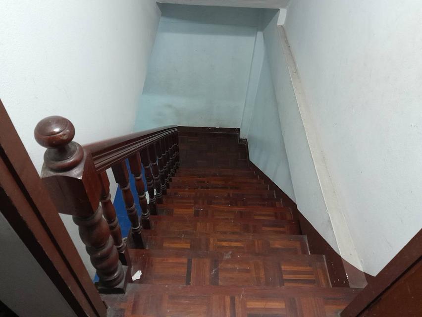 อาคารพาณิชย์ 4 ชั้นครึ่งพร้อมดาดฟ้า 13