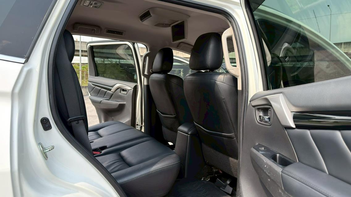 Pajero 2.4 GT Premium 2WD ปี2017 รูปที่ 11