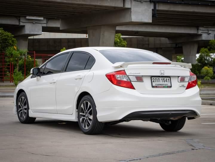 HONDA CIVIC FB 1.8 E เกียร์ออโต้ ปี 2013 5