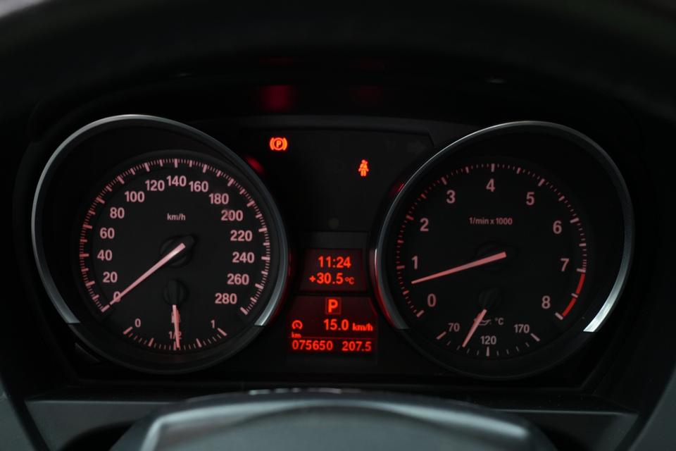 BMW Z4 sDrive23i 2.5 RHD สีขาว รูปที่ 11