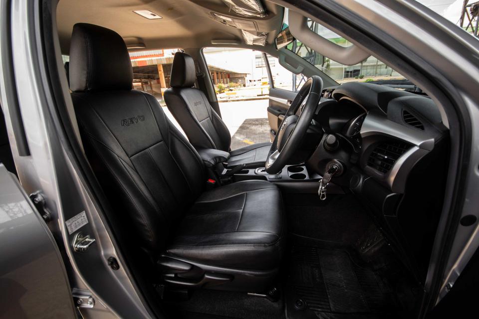 ปี 2018 Toyota revo 2.4E Prerunner double cab A/T สีเทา 5