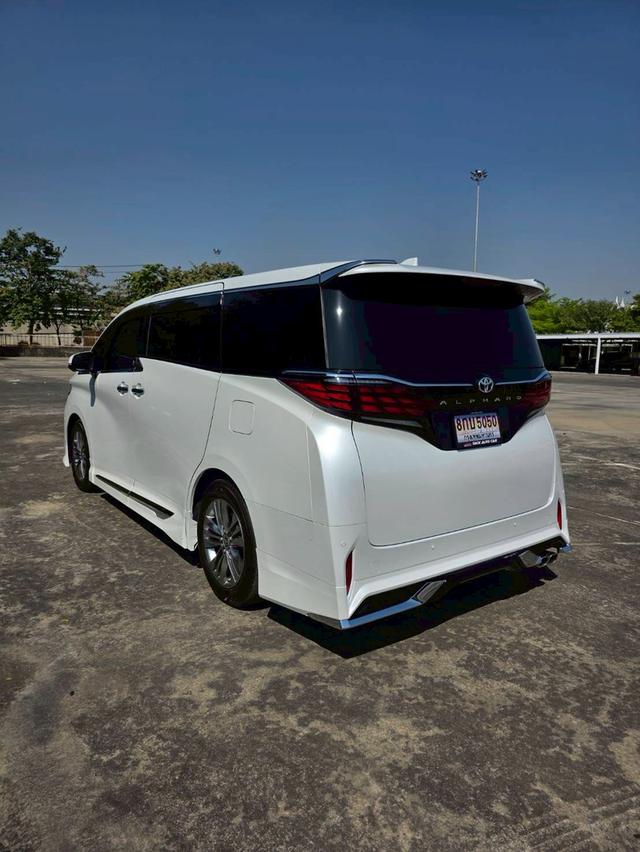 Toyota Alphard 2.5 Z 2WD TOP สีขาว ปี 2025 ไมล์ 30,000 กม.