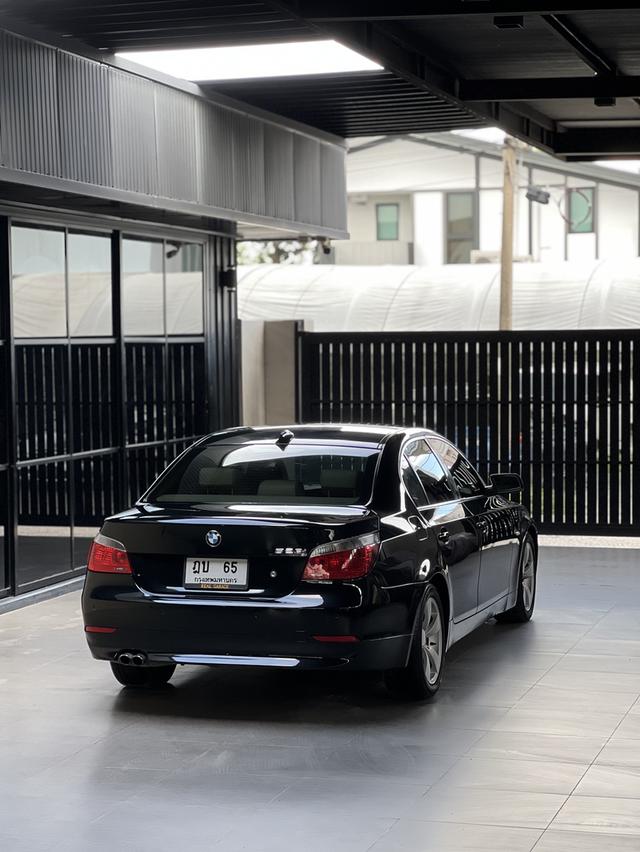 BMW 523i  8