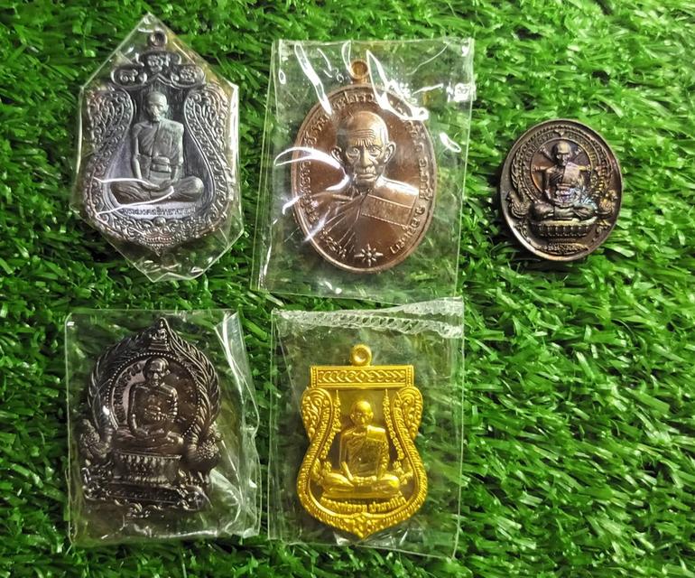 หลวงพ่อรวย วัดตะโก รับ 5 เหรียญ รูปที่ 2