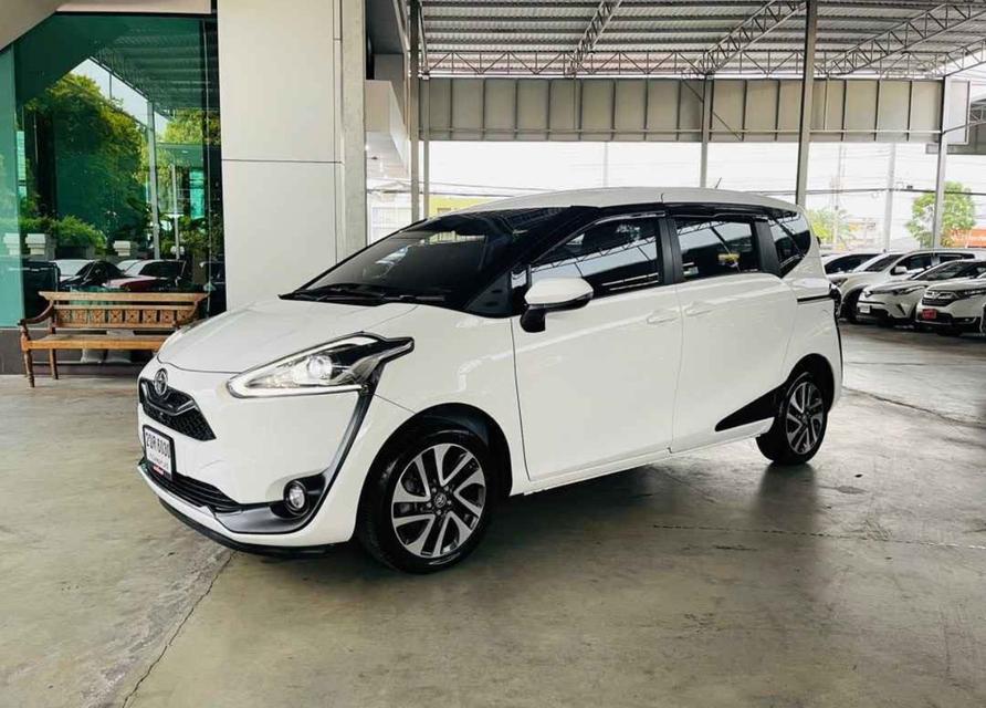 TOYOTA SIENTA ปี 2020 สีขาวสภาพดี 4