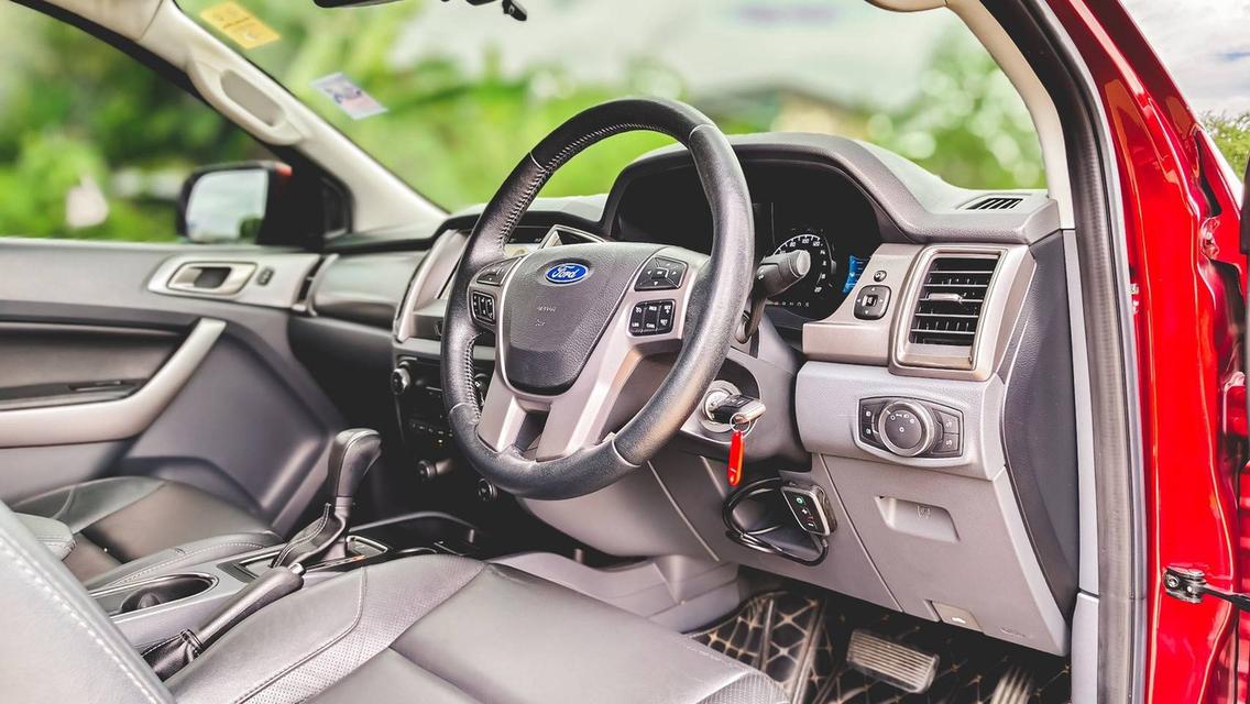 #FORD #EVEREST 2.2 TITANIUM A/T ปี 2017 จดทะเบียน 2018 🚘🔥 รถบ้าน | SUV 7 ที่นั่ง | เกียร์ออโต้❤️ สีแดงสวย โดดเด่น พร้อมใช้งาน📍 ไมล์ 226,464 กม. รูปที่ 14