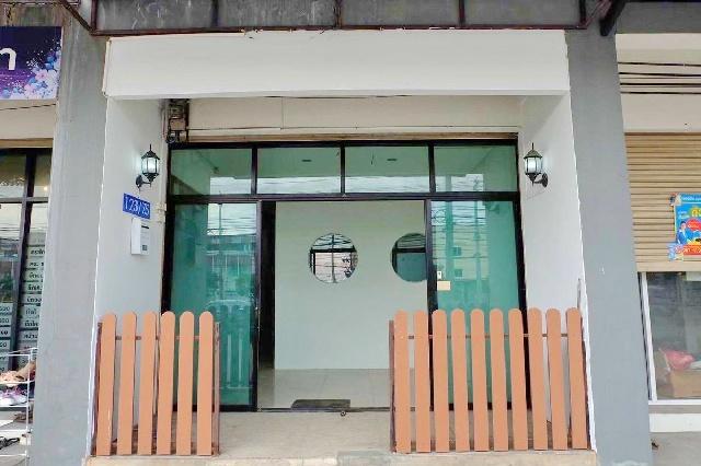 ตลาดจตุจักรคุ้มเกล้า 2.4กม. รพ.พระจอมเกล้าลาดกระบัง อาคารพาณิชย์ 4 ชั้น 22 ตร.วา.360 ตร.ม.โฮมออฟฟิศ 4 น้ำ 4 นอน นิคมอุตส