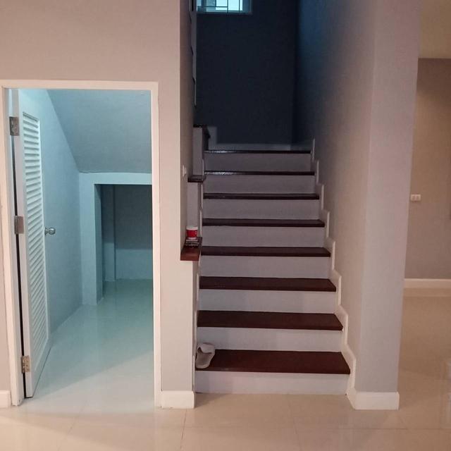 ขายบ้นเดี่ยว 2 ชั้น หมู่บ้านวิสต้าวิลล์ 3 ถนน ลำลูกกาคลอง 8 เลยวัดดอนใหญ่ขึ้นไป  5