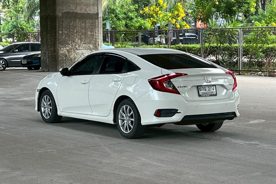 ขายด่วน! Honda CIVIC FC 1.8 E AT ปี 2017 รถสวยมือเดียว สภาพดี พร้อมขับทันที! 7