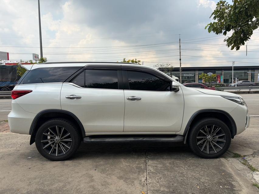(แจ้งรหัสรถ PJP945) 2016 TOYOTA FORTUNER 2.8 V 4WD รูปย่อยที่ 3