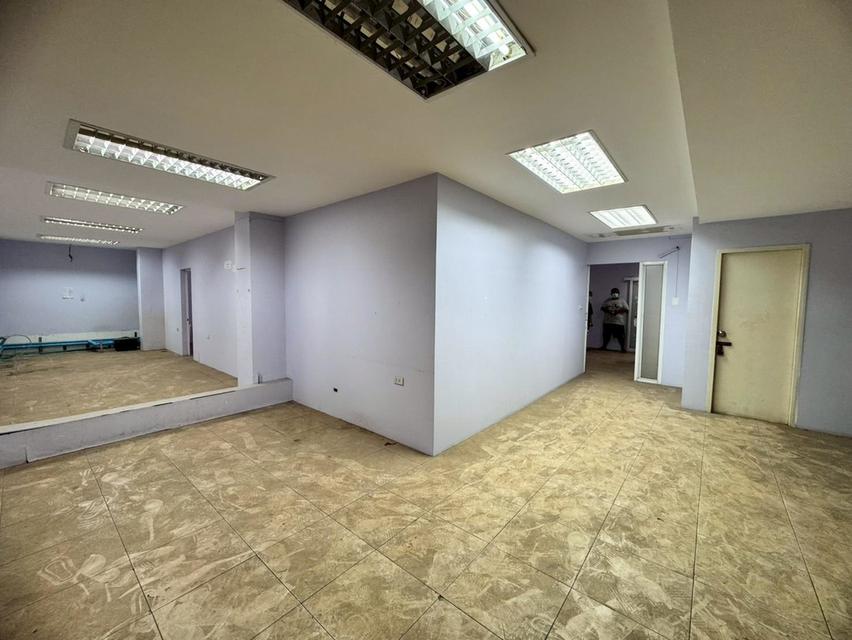 ให้เช่าอาคารพาณืชย์ ชั้น 1 และชั้นลอย อาคารโล่งสวย ติดถนนรามคำแหง (N.1920) 17