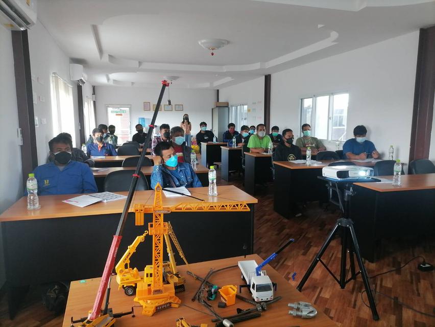 รับอบรมโอเวอร์เครน เครนในโรงงาน เครนอยู่กับที่ราคาถูก บริษัทที่รับอบรมสี่ผู้ 2