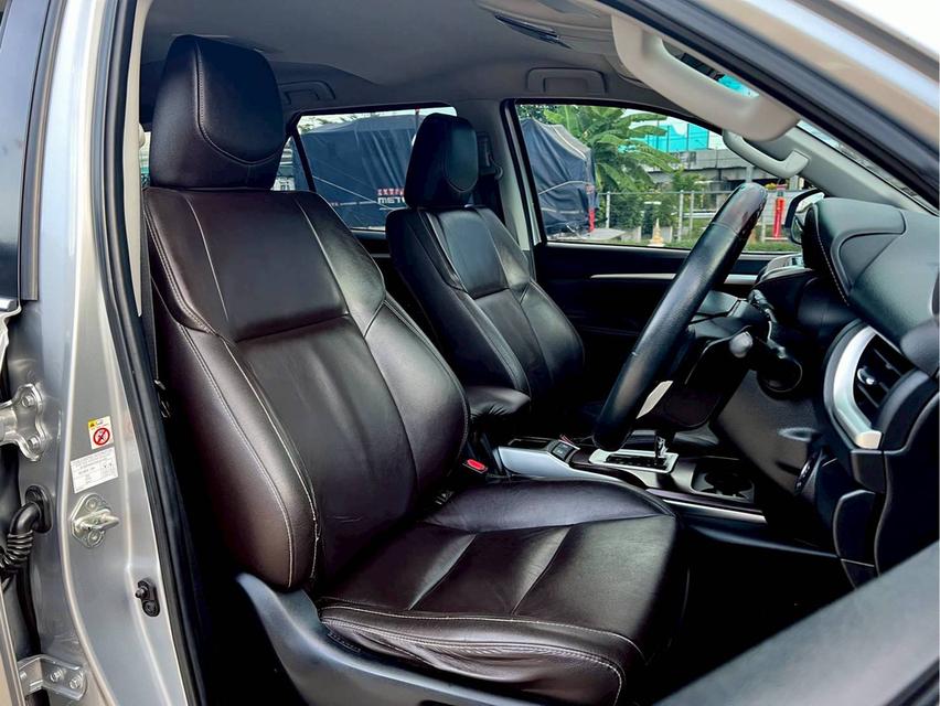ขาย Toyota Fortuner 2.4V ปี16 11