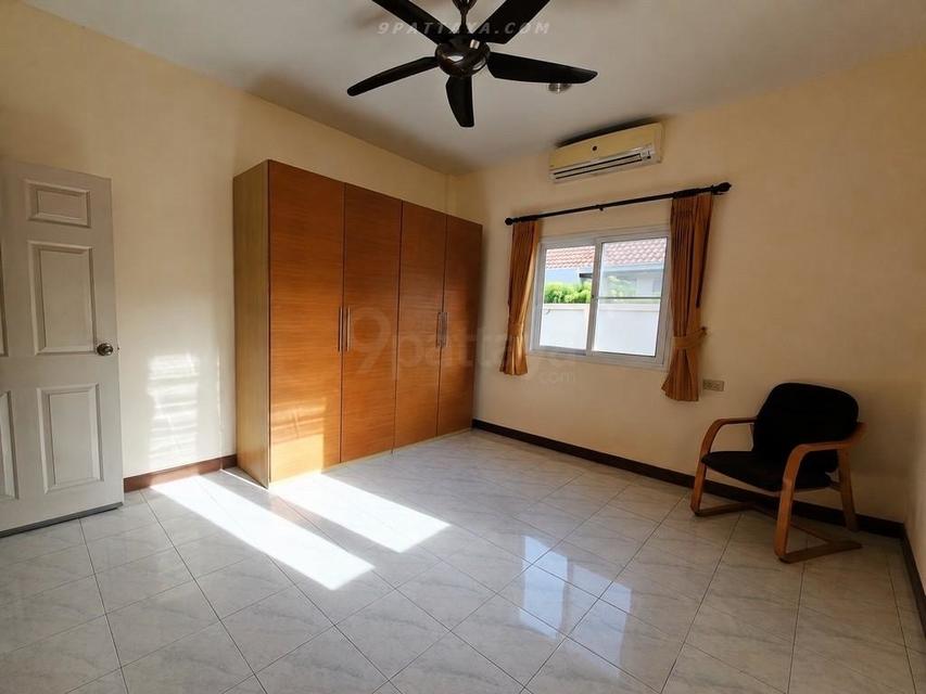 For Rent — Detached House at Thung Klom-Tan Man Soi 11, PattayaDetached house for rent with open space around the house, located at Thung Klom-Tan 6