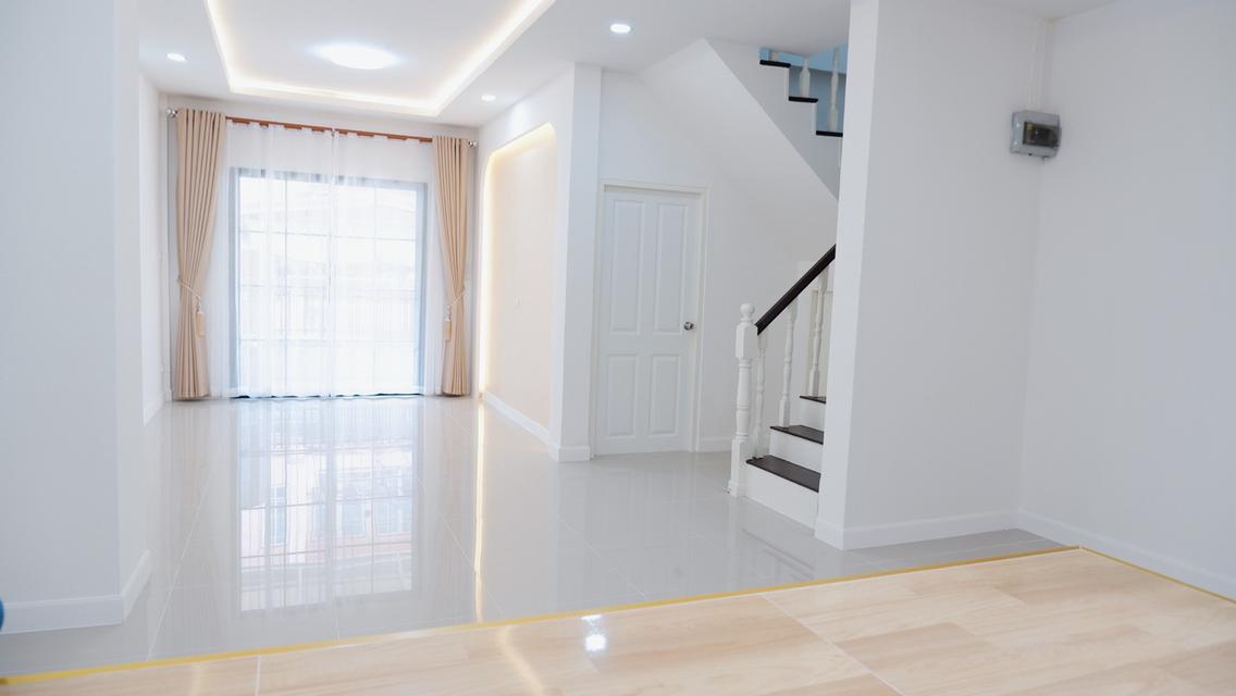 หมู่บ้านฟ้าชมพฤก ลำลูกกาคลอง8 เนื้อที่ 18 ตรว 3 ห้องนอน 2 ห้องน้ำ ✅แถมเตาแก๊ส ✅แถมฮูทดูดควัน ✅แถมผ้าม่านสั่งตัดทั้งหลัง ✅แถมปั้มน้ำ แท้งน้ำ 8