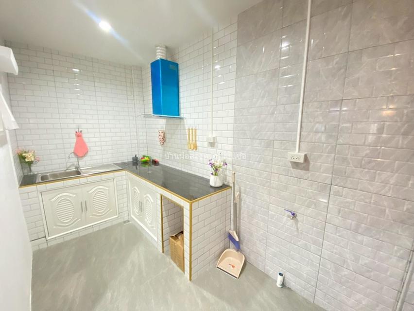 หมู่บ้านเคซี 6 พระยาสุเรนทร์ 45 8