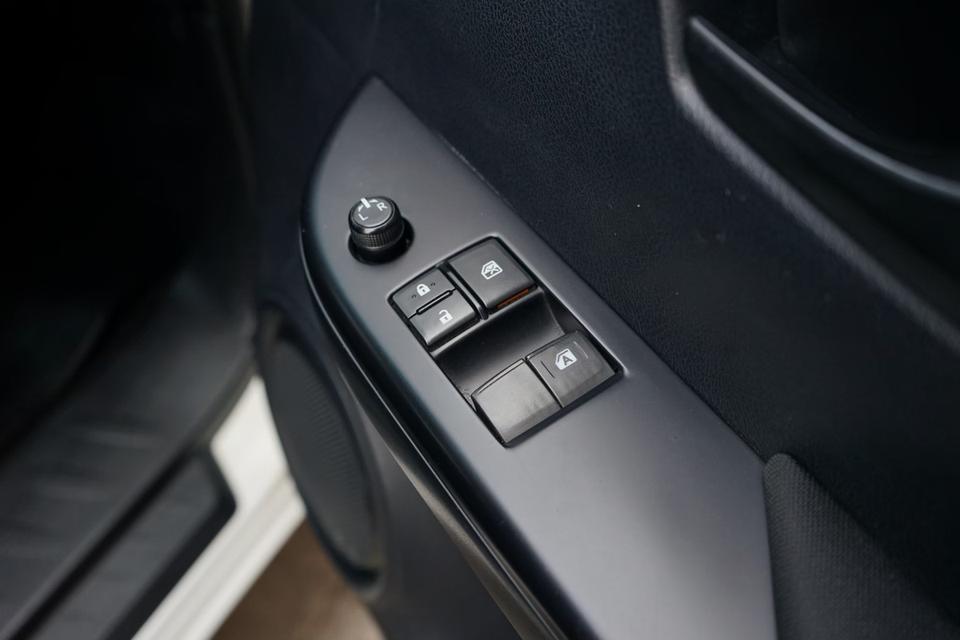 2019 TOYOTA REVO 2.8J 11