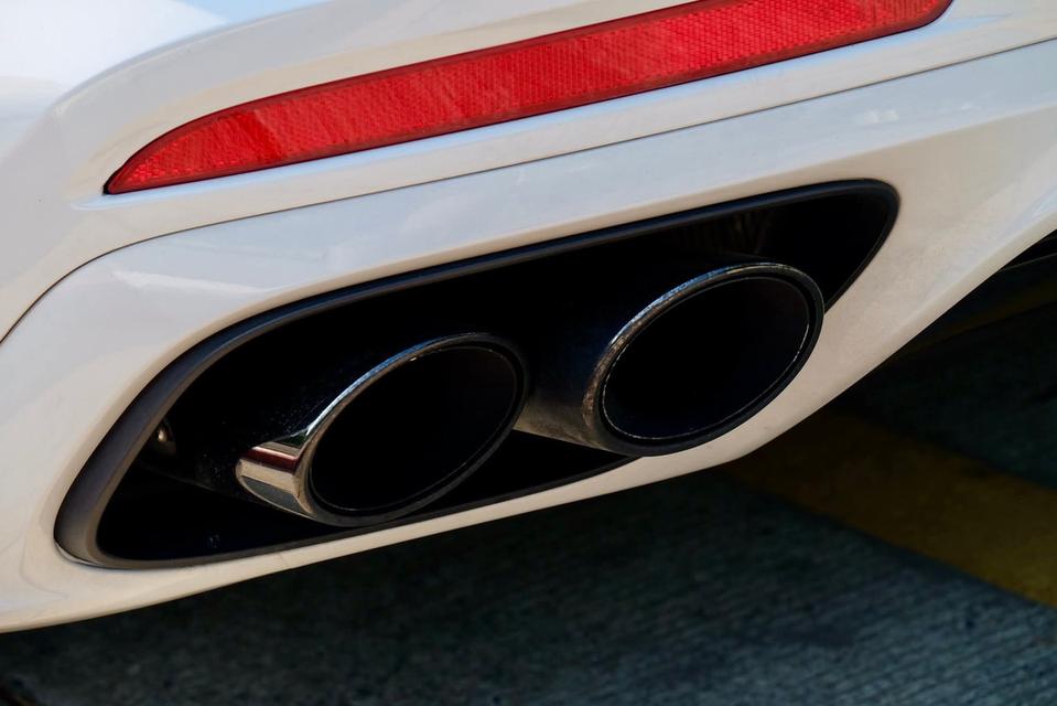 Porsche Panamera Sport Turismo 4 E-Hybrid รูปที่ 10