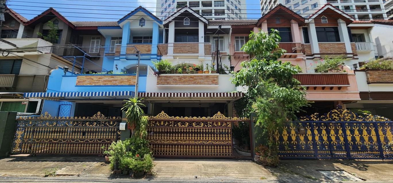 ทาวน์เฮ้าส์หมู่บ้านศรีสุโขทัย 1