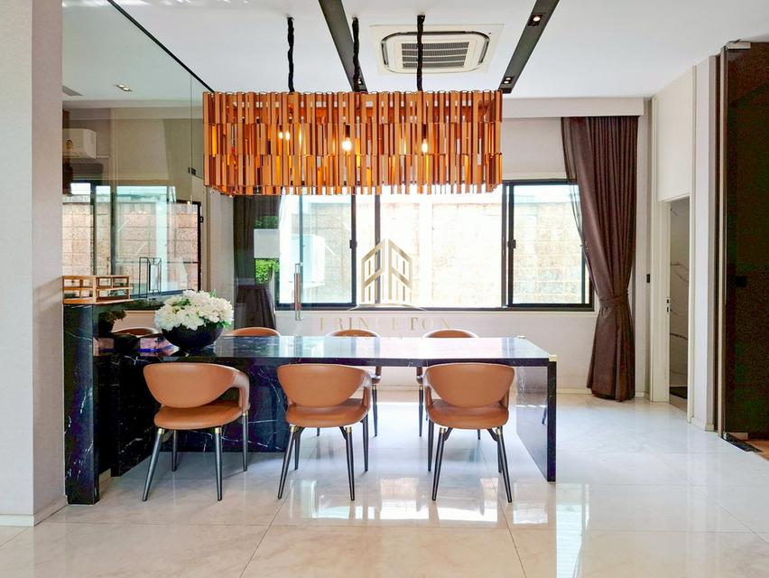 Grand Bangkok Boulevard Rama 9 A luxurious corner home located on New Krungthep Kreetha Road 6