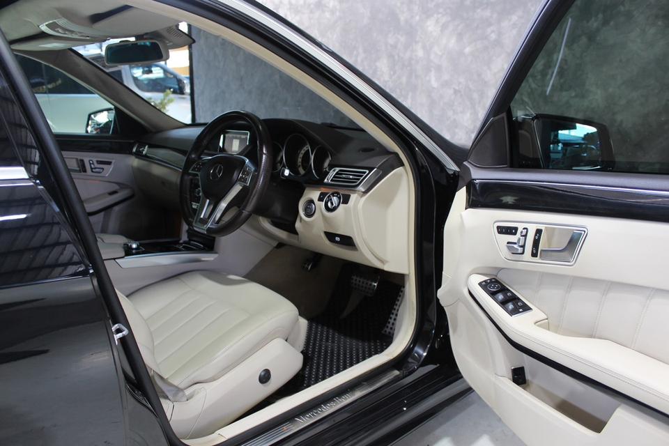 รหัสรถ JRS1456 Benz E300 Estate AMG 2015 มือเดียว 8
