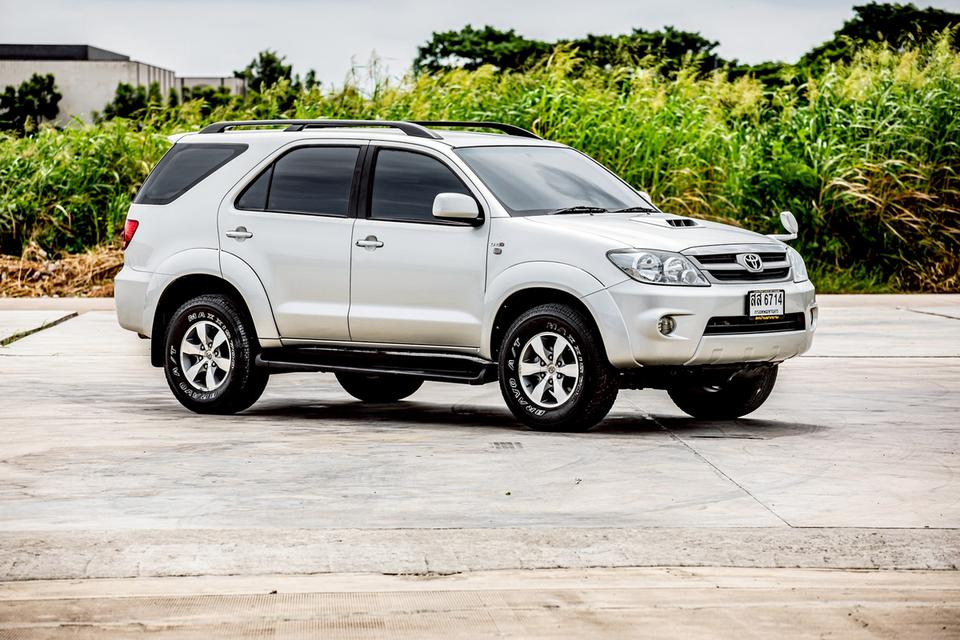 TOYOTA FORTUNER 3.0V 4WD สีเทา เกียร์ออโต้ ปี 2006 สวยสภาพดี 4