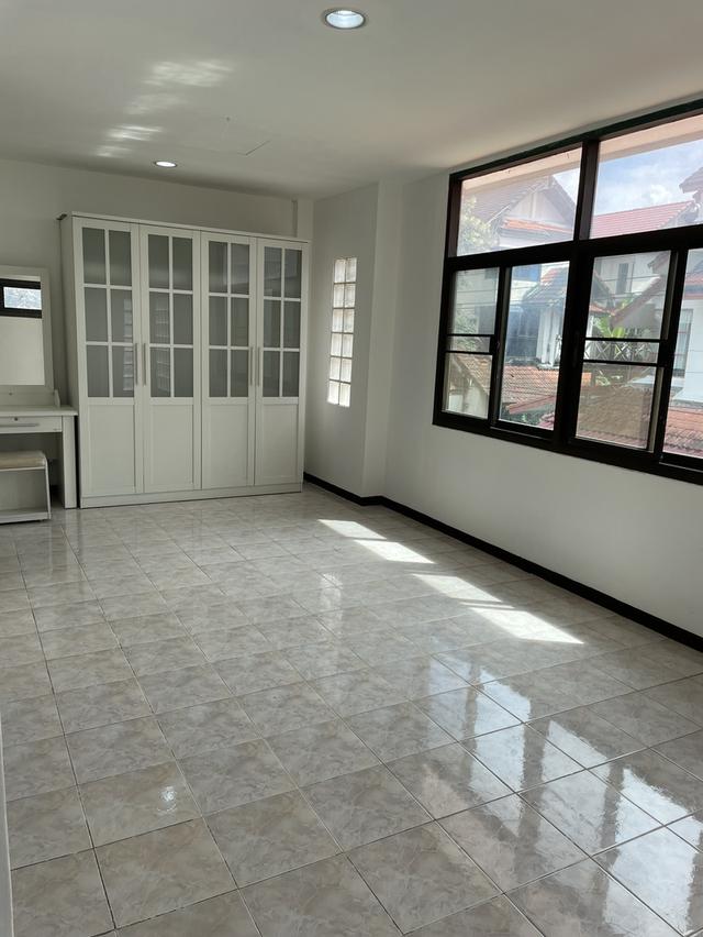 ขาย/เช่า บ้านแฝด 43.3 ตรว.4 นอน 5 น้ำ 9