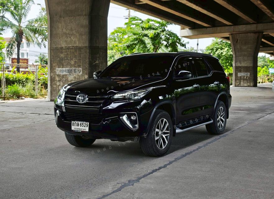 Toyota Fortuner 2.4 V ปี 2019 