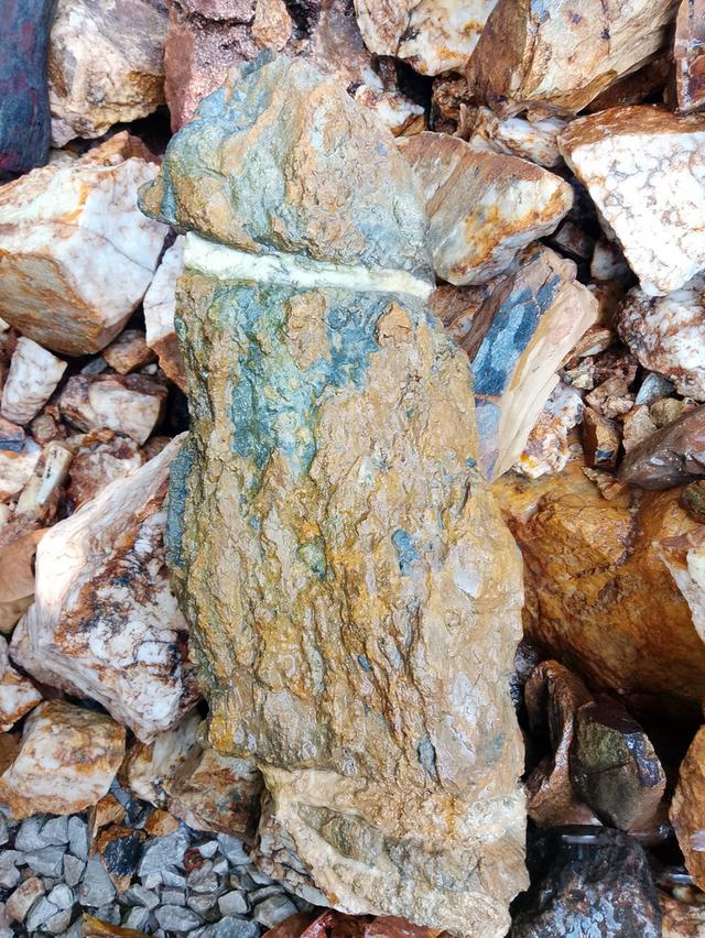 หินแร่ทองคำ อัญมนีต่างๆ รูปที่ 15