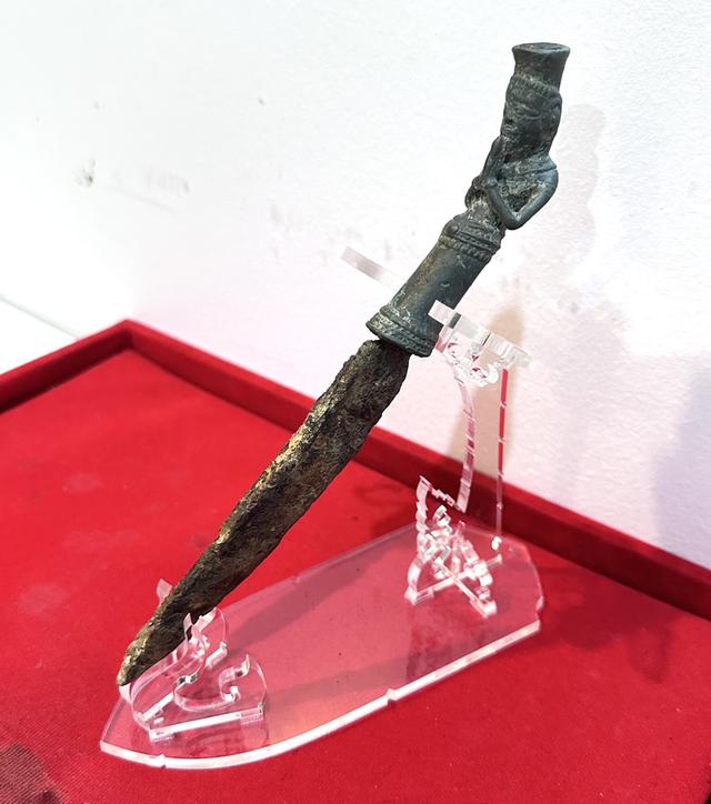 มีดขอม มีดหมอ มีดประจำตัว ของโบราณยุคขอม รูปย่อยที่ 3