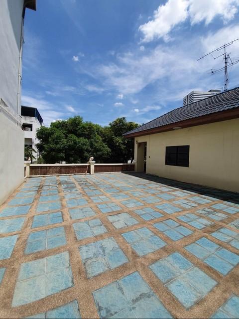 ให้เช่าบ้านเดี่ยวขนาดใหญ่ 200 ตรว. 6 ห้องนอน ใจกลางเมือง ซอยสุวรรณสวัสดิ์ พระราม 4 – สาทร ใกล้ MRT ลุมพินี ตรงข้าม One B 5