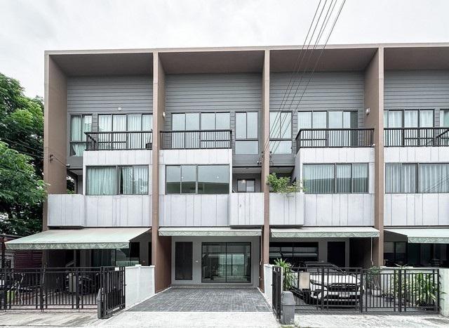 PB5540 ขายทาวน์โฮม 3 ชั้น โครงการ บ้านกลางเมือง พระราม 9-กรุงเทพกรีฑา ซอยกาญจนาภิเษก23 แบบบ้านTerraria 2