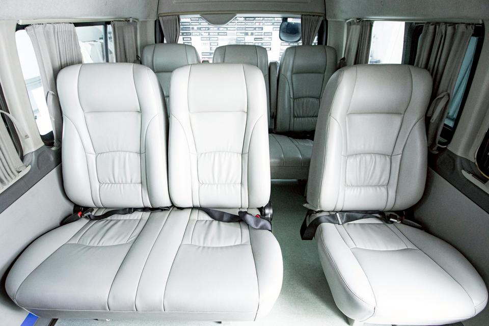 TOYOTA COMMUTER 2.5 D4D 2011  8