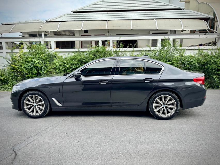 Bmw 530e Elite ปี 2020 วิ่ง 5x,xxx km Bsi : 28/7/2026 (120,000 km) Warranty: 28/7/2025 (200,000 km)