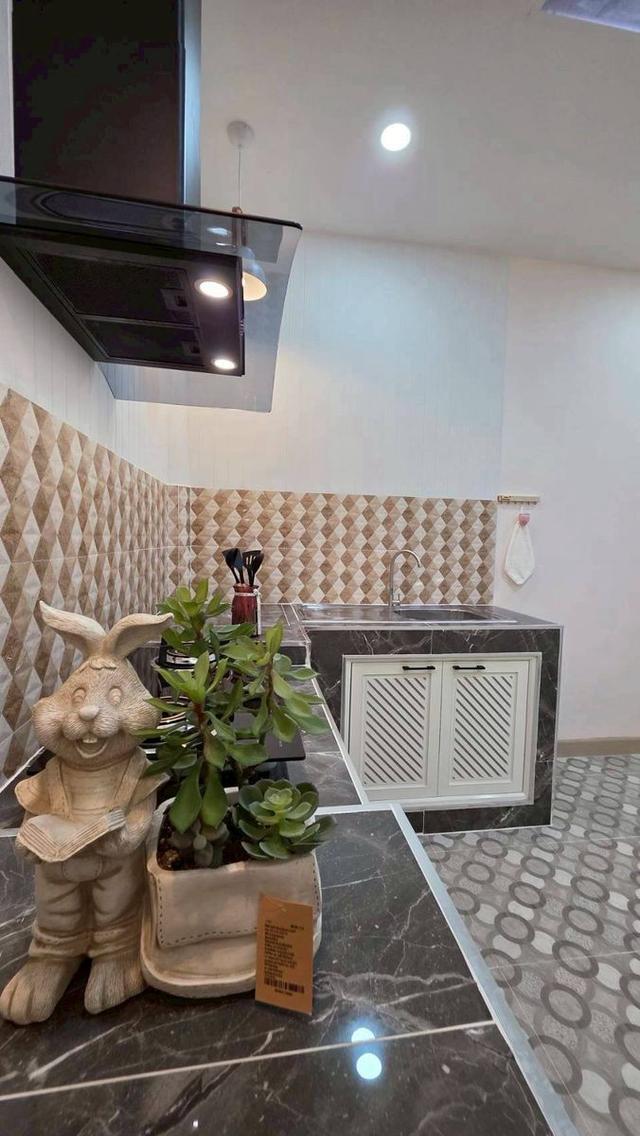 หมู่บ้านบัวทองธานีพาร์ควิลล์1  ซอยกรมที่ดินบางบัวทองทาวน์เฮาส์ 2 ชั้น ตกแต่งใหม่พร้อมอยู่  ทำเลดี พร้อมของแถมอีกหลายรายการ 14