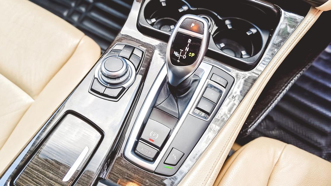BMW 528i A/T ปี 2013 จด 2014 รูปที่ 11