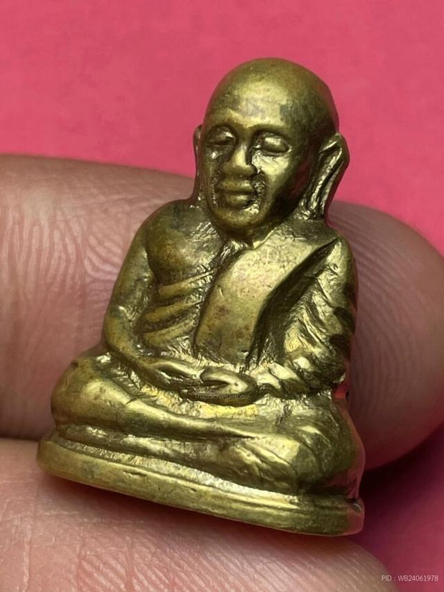 รูปหล่อเหมือนหลวงพ่อเงิน 2